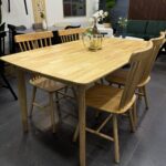 Set Comedor Mesa Komoro Rectangular 150x90 cm + 4 Sillas Windsor de Madera – Elegancia y Funcionalidad para tu Hogar - Imagen 6