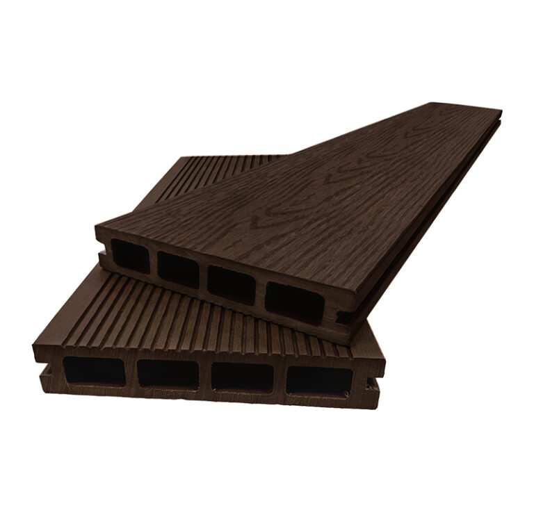 Deck Classic 135x25x2200 mm Chocolate – El Revestimiento Exterior Perfecto para Durabilidad y Estilo